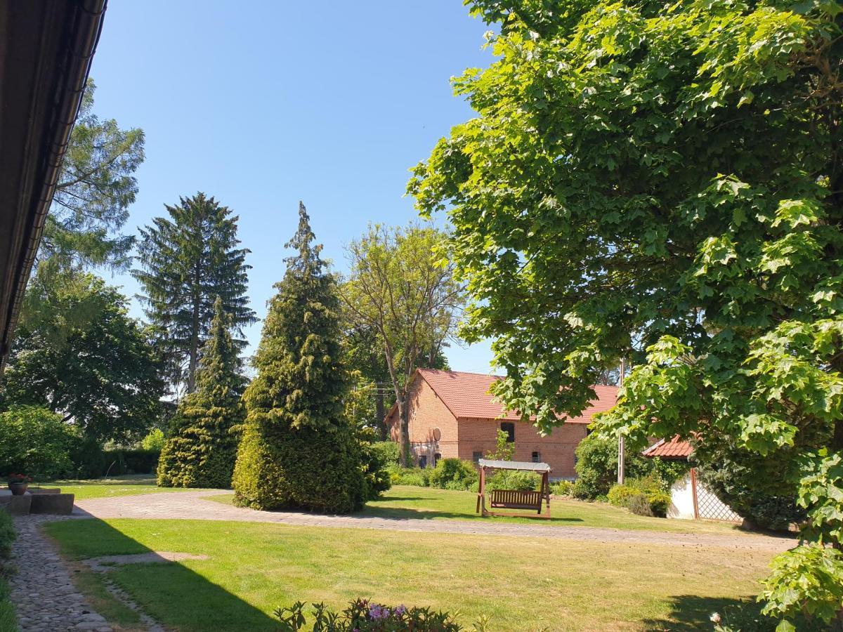 Folwark Goscino-Dwor Bed & Breakfast Exterior photo