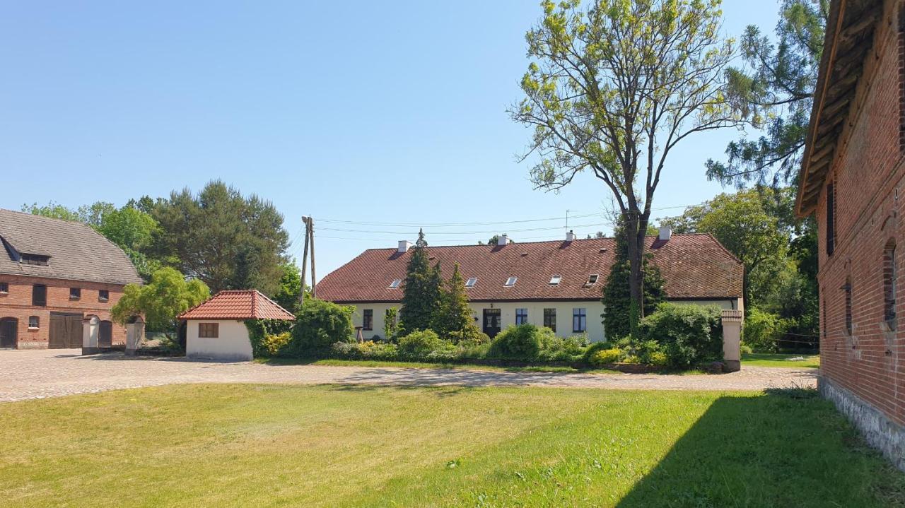 Folwark Goscino-Dwor Bed & Breakfast Exterior photo