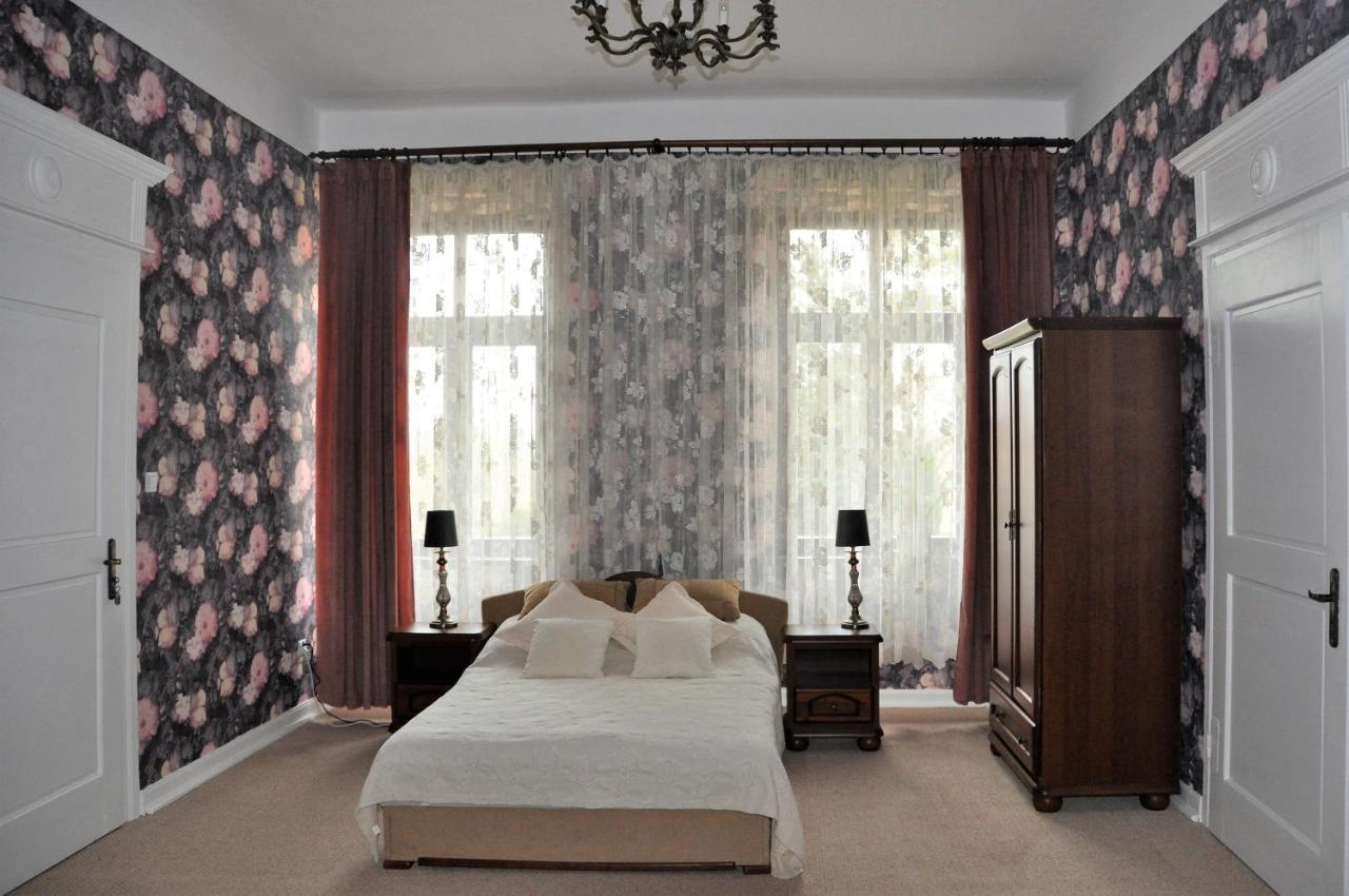 Folwark Goscino-Dwor Bed & Breakfast Exterior photo