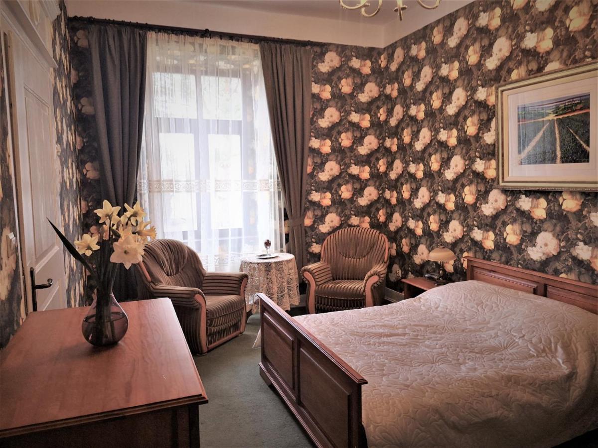 Folwark Goscino-Dwor Bed & Breakfast Exterior photo
