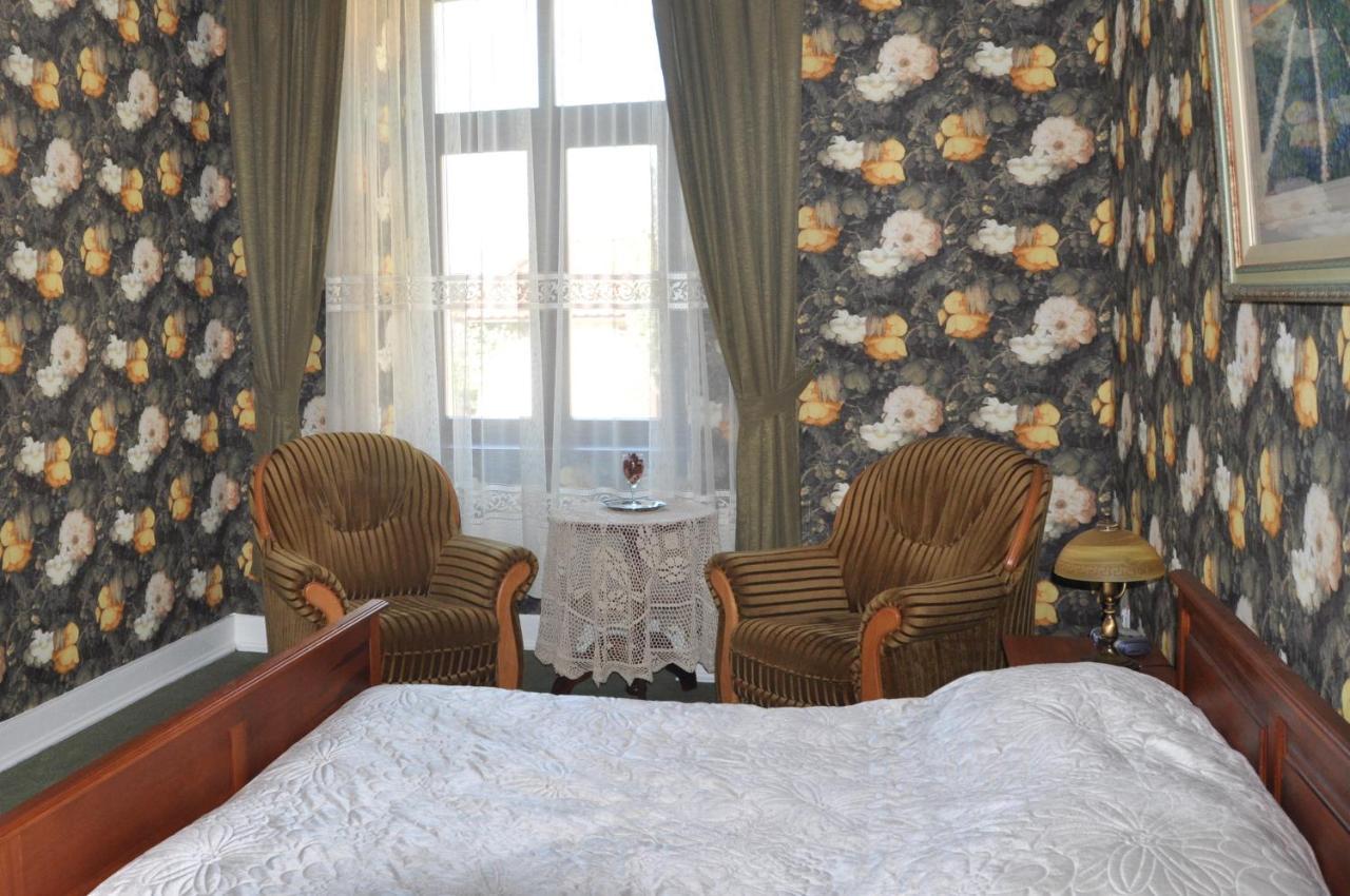 Folwark Goscino-Dwor Bed & Breakfast Room photo