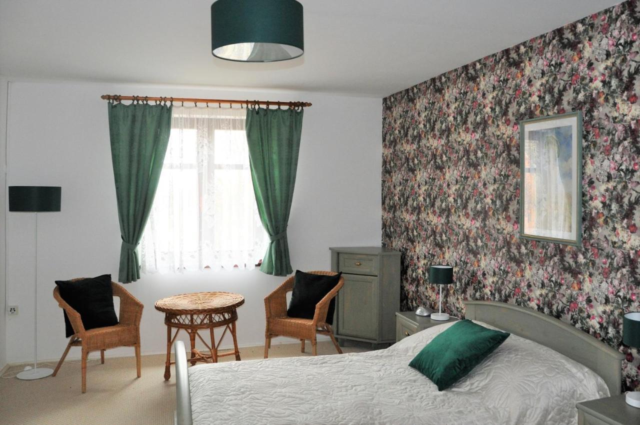 Folwark Goscino-Dwor Bed & Breakfast Exterior photo